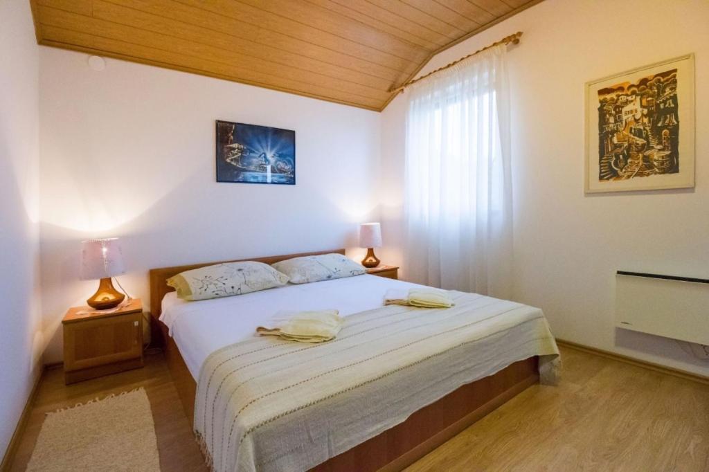 Apartments Mali Losinj Exterior photo