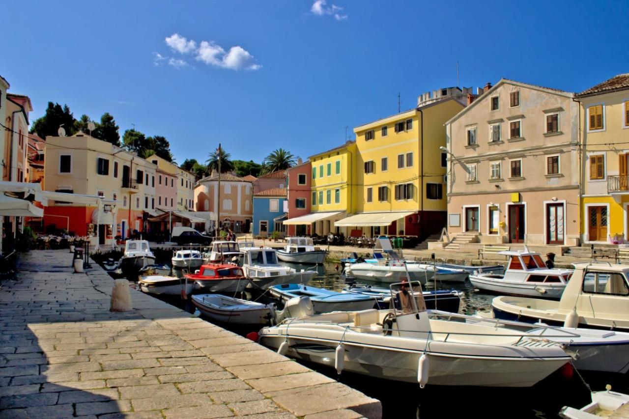 Apartments Mali Losinj Exterior photo