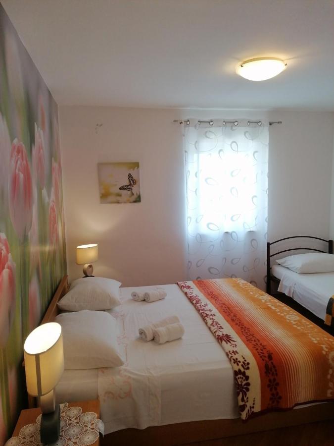 Apartments Mali Losinj Exterior photo