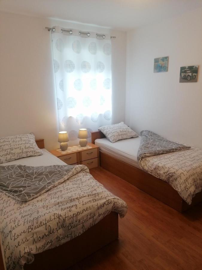 Apartments Mali Losinj Exterior photo