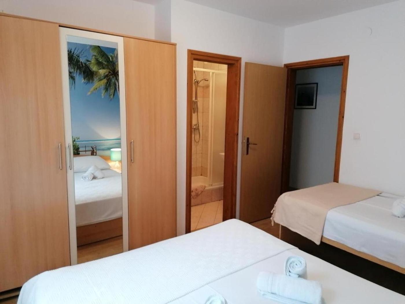 Apartments Mali Losinj Exterior photo